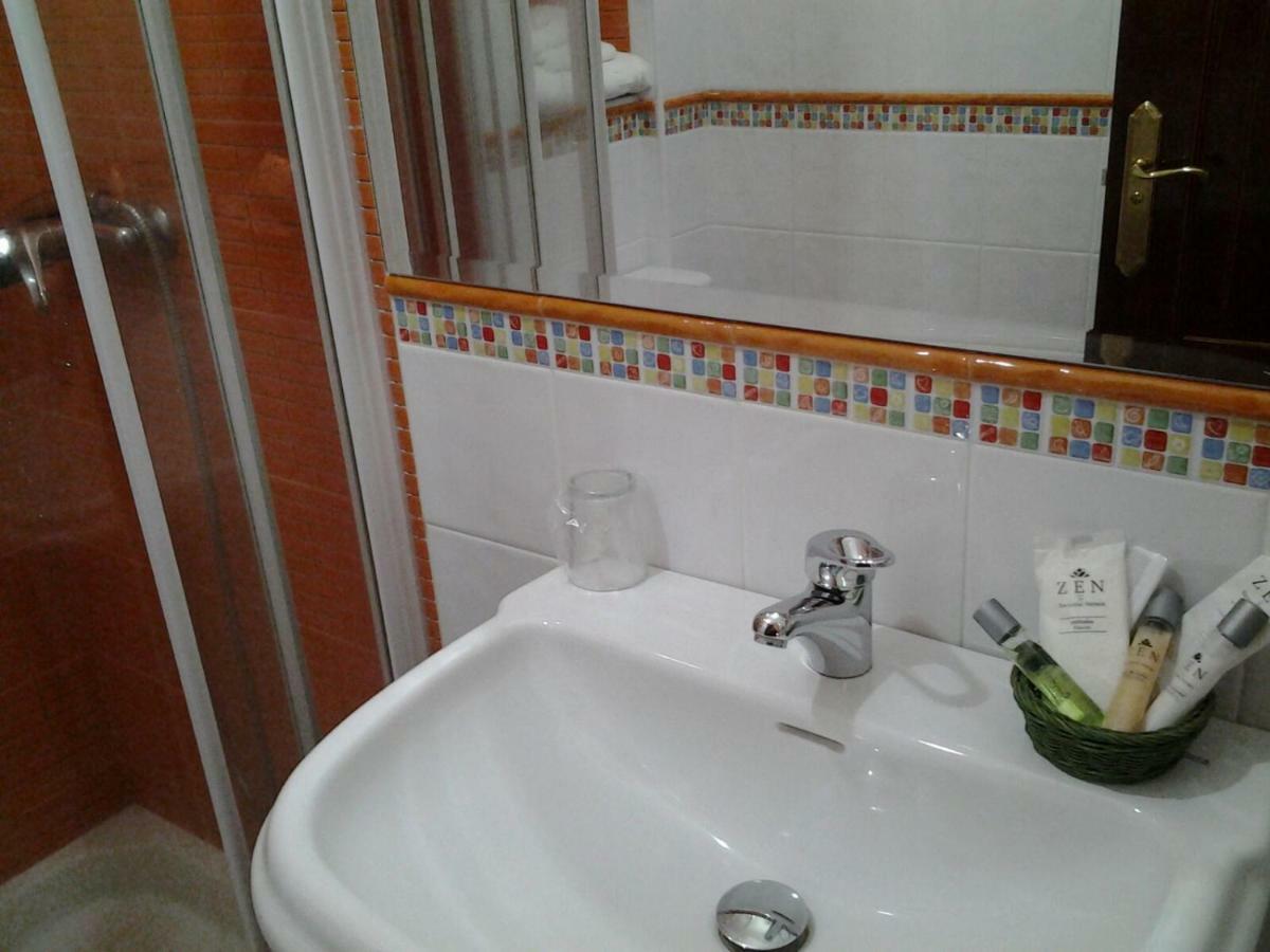 Casa Alpargateiro Guest House Os Peares Eksteriør bilde